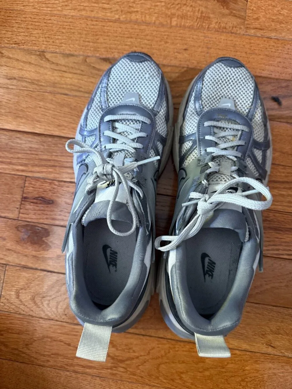 Nike V2K Run Pure Platinum/Wolf Grey/Cool Grey/Metallic Cool Grey UNISEX